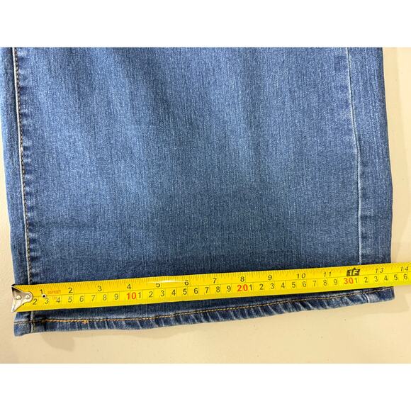 Levi’s 318 Shaping Wide Leg Jeans Women’s Plus Size 18W Blue Wash NWT - Picture 14 of 14